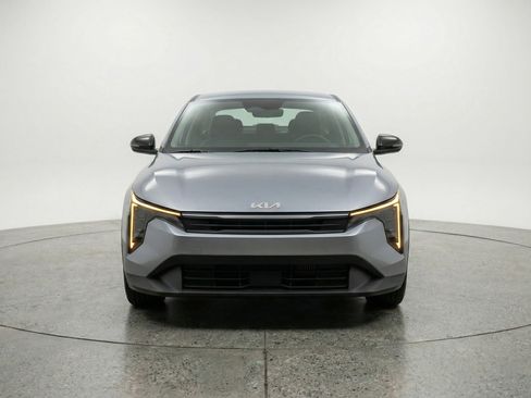 Used 2025 Kia K4 LXS FWD image 2