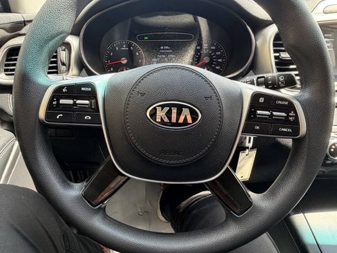 Used 2020 Kia Sorento FWD V6 image 21