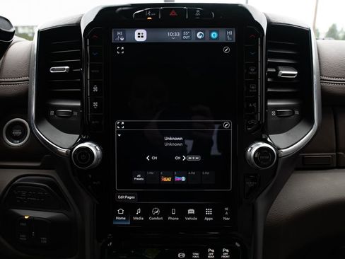 Used 2025 RAM 2500 Laramie w/ Towing Technology Group AWD/4WD image 15