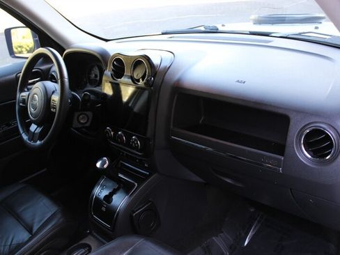 Used 2015 Jeep Patriot Sport w/ Power Value Group AWD/4WD image 17