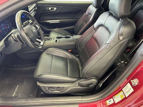 Used 2025 Ford Mustang GT Premium RWD image 17