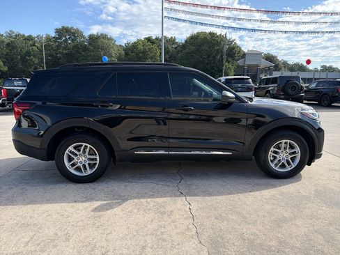 Used 2025 Ford Explorer Active AWD/4WD image 5