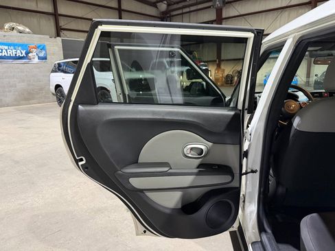 Used 2018 Kia Soul w/ Convenience Package FWD image 15