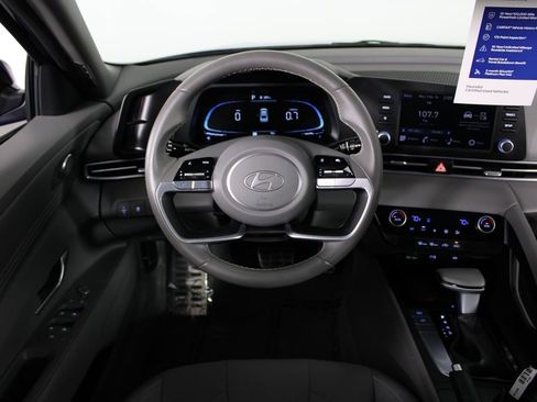 Certified 2025 Hyundai Elantra Sport image 7