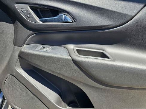 Used 2019 Chevrolet Equinox LT FWD image 9