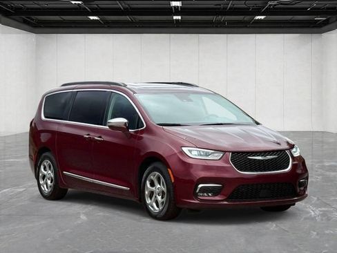 Used 2022 Chrysler Pacifica Limited FWD image 7