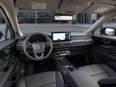 New 2025 Lincoln Corsair Grand Touring image 9