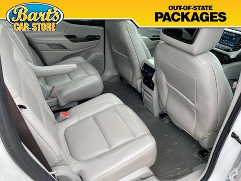 Used 2019 GMC Acadia SLT AWD/4WD image 14