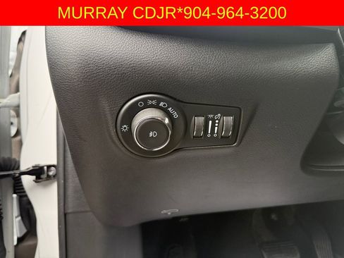 Used 2024 Jeep Compass Latitude image 18