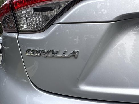 Used 2021 Toyota Corolla LE image 11