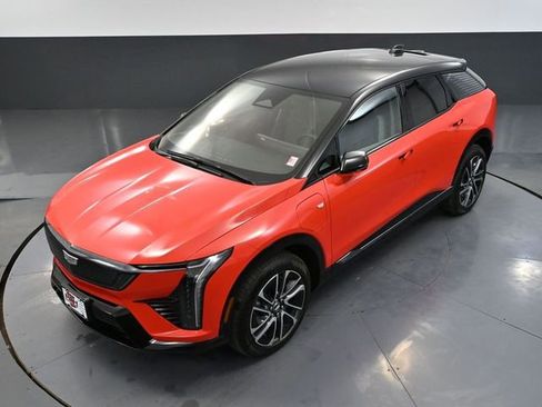 Used 2026 Cadillac Optiq Sport 1 w/ LPO, Floor Liner Package image 61