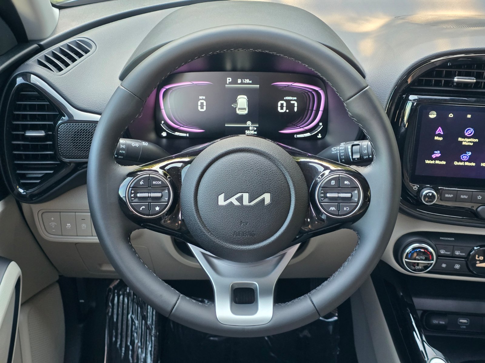 Used 2025 Kia Soul EX FWD image 13