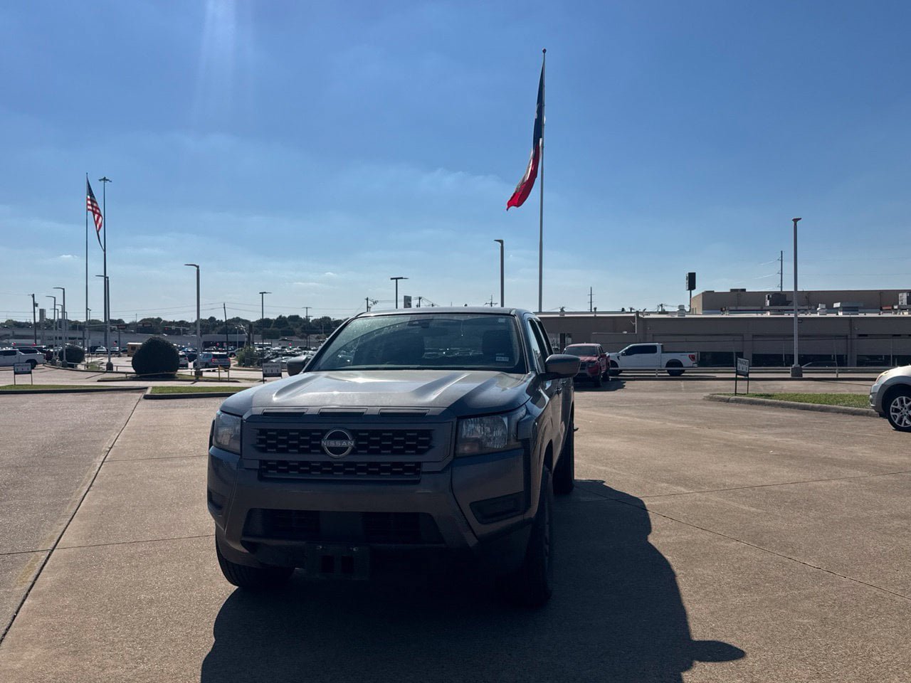 Used 2025 Nissan Frontier SV RWD image 9