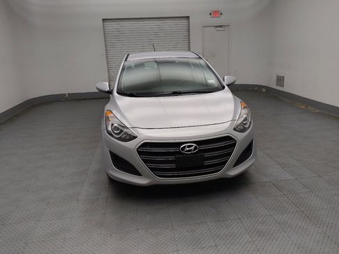 Used 2017 Hyundai Elantra GT image 14