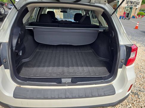 Used 2016 Subaru Outback 2.5i Premium AWD/4WD image 19
