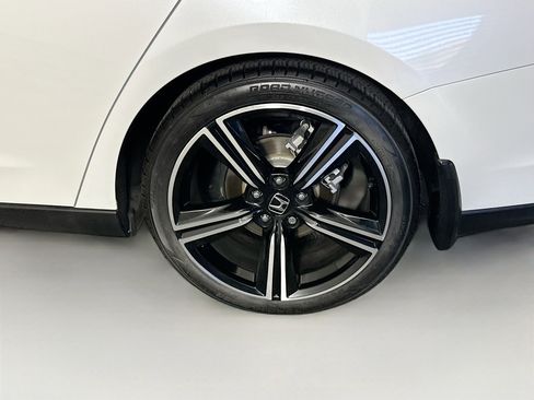 Used 2024 Honda Accord Sport image 11