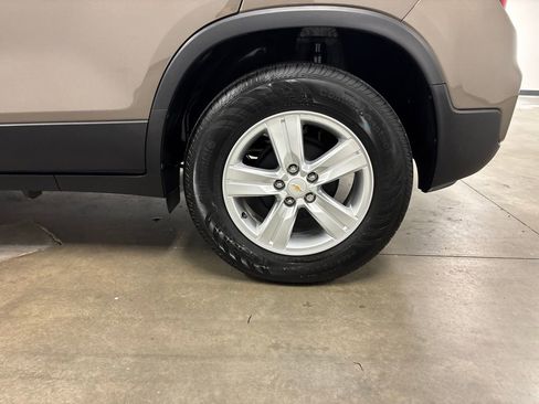 Used 2020 Chevrolet Trax LS w/ Tint and Cruise Package image 14