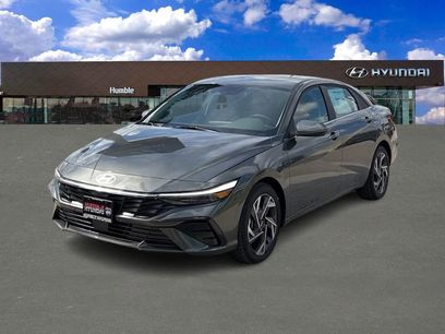 New 2025 Hyundai Elantra SEL w/ Cargo Package