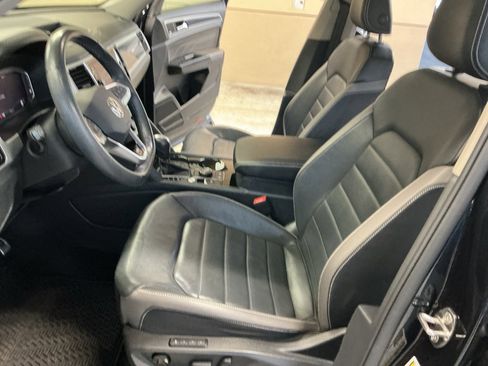 Used 2023 Volkswagen Atlas SEL Premium image 11