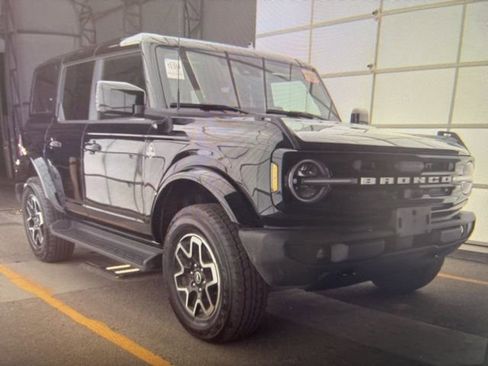 Used 2025 Ford Bronco Outer Banks image 21