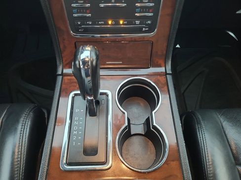 Used 2016 Lincoln Navigator Select image 16