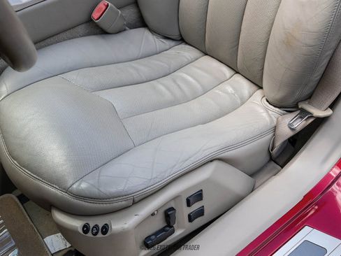Used 2005 Cadillac XLR RWD image 39