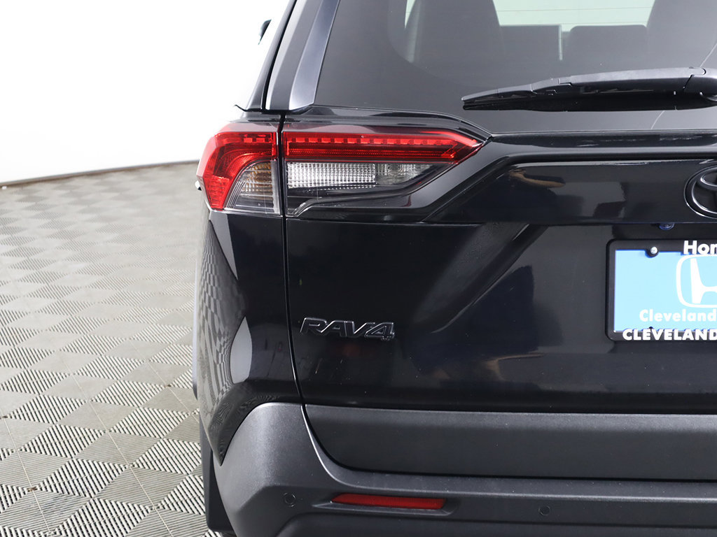 Used 2021 Toyota RAV4 XLE Premium AWD/4WD image 15