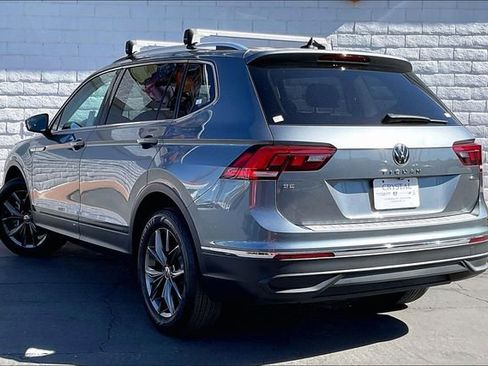 Used 2022 Volkswagen Tiguan SE w/ Panoramic Sunroof Package AWD/4WD image 10
