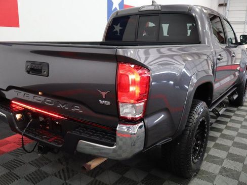 Used 2017 Toyota Tacoma SR5 w/ Tow Package RWD image 24