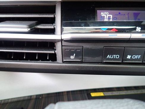 Certified 2022 Toyota Sienna XSE w/ XSE Plus Package AWD/4WD image 25