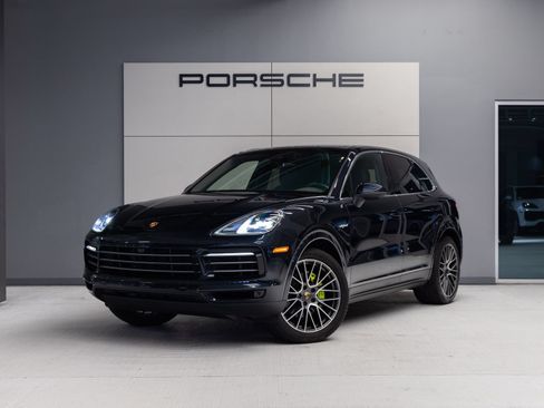 Certified 2023 Porsche Cayenne AWD/4WD image 1