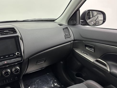 Used 2025 Mitsubishi Outlander Sport SE image 28