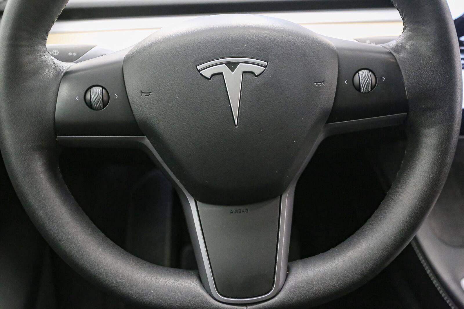 Used 2021 Tesla Model Y Long Range AWD/4WD image 32