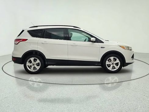 Used 2016 Ford Escape SE w/ Equipment Group 201A FWD image 7