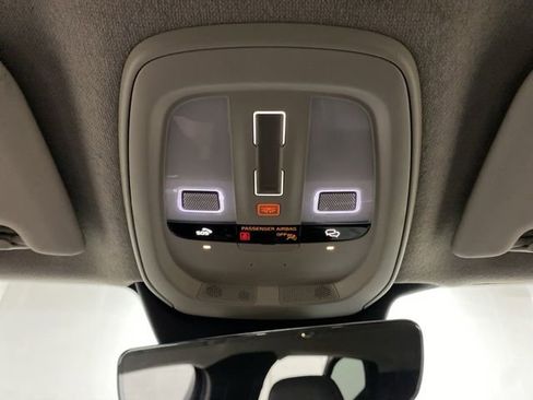 Used 2025 Volvo XC40 B5 Plus AWD/4WD image 65
