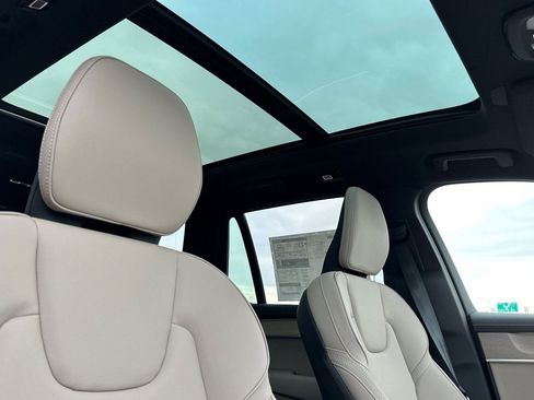 New 2026 Volvo XC90 B6 Plus w/ Protection Package Premier image 16