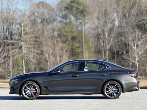 Used 2025 Genesis G70 2.5T image 8