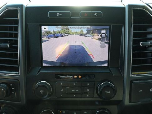 Used 2019 Ford F150 XLT w/ Equipment Group 302A Luxury AWD/4WD image 18
