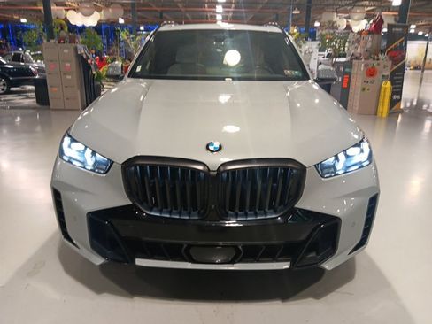 Used 2024 BMW X5 xDrive40i w/ Executive Package AWD/4WD image 9