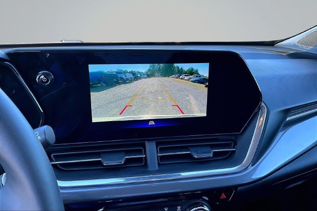 Used 2025 Chevrolet Trax ACTIV FWD image 14