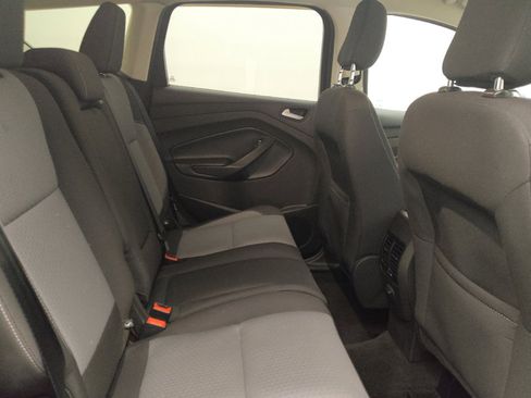 Used 2018 Ford Escape SE w/ SE Sync 3 Package AWD/4WD image 19
