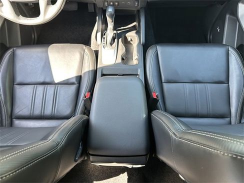 Used 2024 Nissan Frontier SL w/ Technology Package image 17