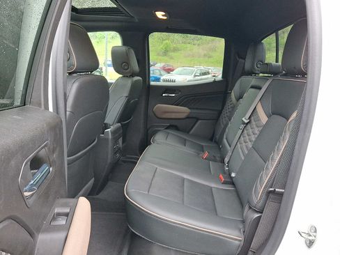 Used 2023 GMC Canyon Denali AWD/4WD image 10
