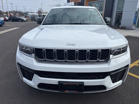 New 2026 Jeep Grand Cherokee Limited AWD/4WD image 2