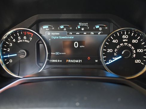 Used 2015 Ford F150 Lariat w/ Equipment Group 502A Luxury AWD/4WD image 18