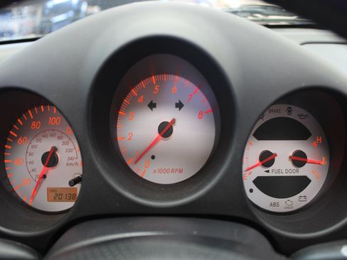 Used 2004 Toyota MR2 image 8