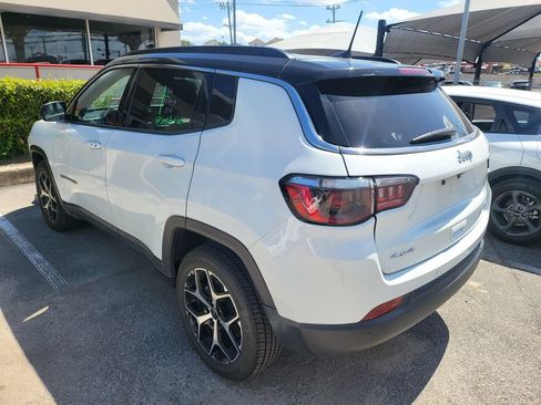 Used 2025 Jeep Compass Limited AWD/4WD image 9