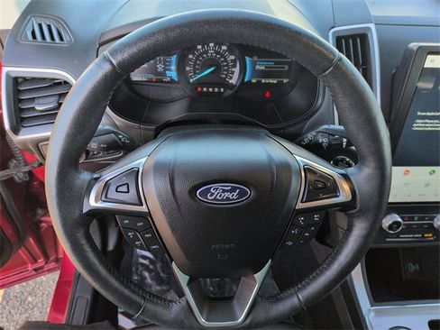 Used 2022 Ford Edge SEL w/ Convenience Package image 18