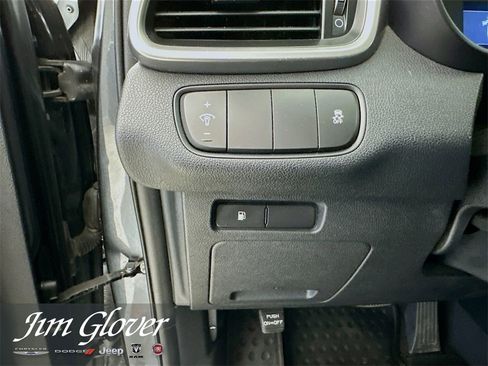Used 2020 Kia Sorento LX image 24