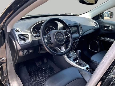 Used 2020 Jeep Compass Latitude AWD/4WD image 18